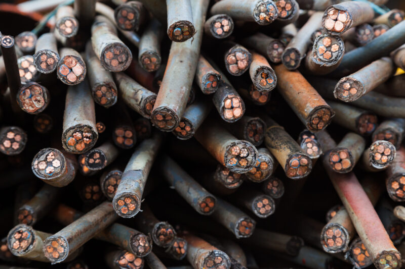 ケーブルを処分する方法3選を解説｜捨てるだけでなく買取・回収してもらう選択肢とは？